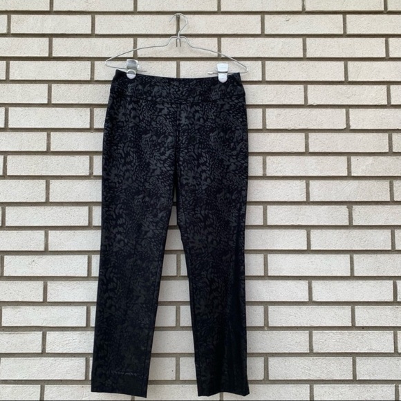 NIC+ZOE Embossed Wonderstretch Pant - Picture 8 of 9